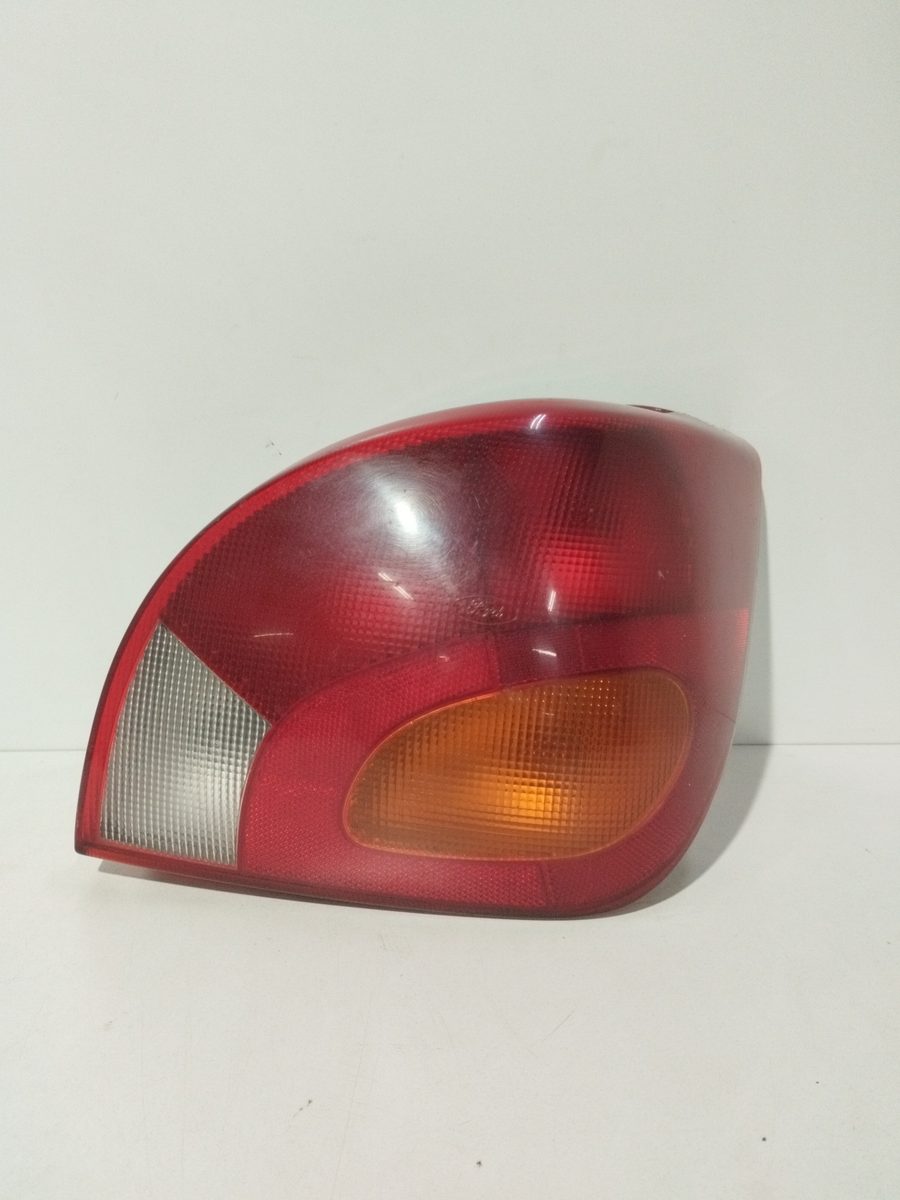 Farol Trasero Derecho Exterior Ford Fiesta Berlina (DX) 1999-2002 Ambiente 96FG13N004