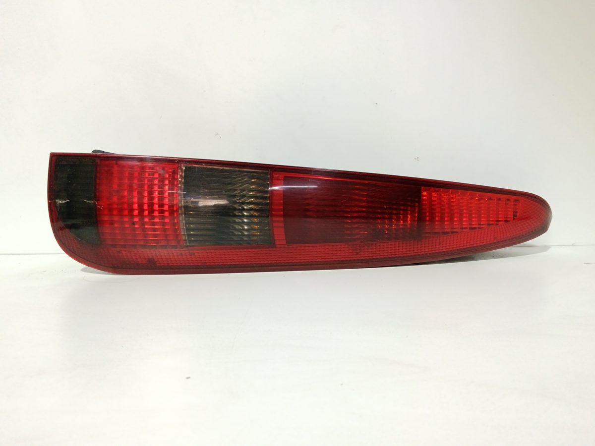 Farol Trasero Derecho Exterior Ford Focus Berlina (CAK) 1998-2004 Ambiente 2S6113N004AD