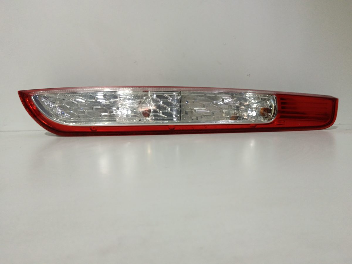 Farol Trasero Derecho Exterior Ford Focus Lim. (CB4) 2007-2011 Titanium 8M5113404A