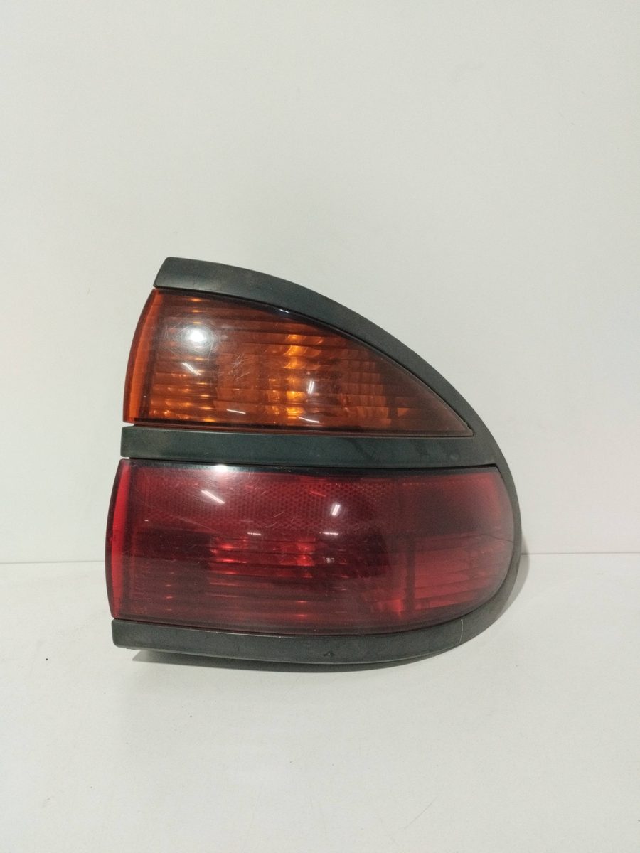 Farol Trasero Derecho Exterior Renault Laguna (B56) 1998-2001 RT 7700420123