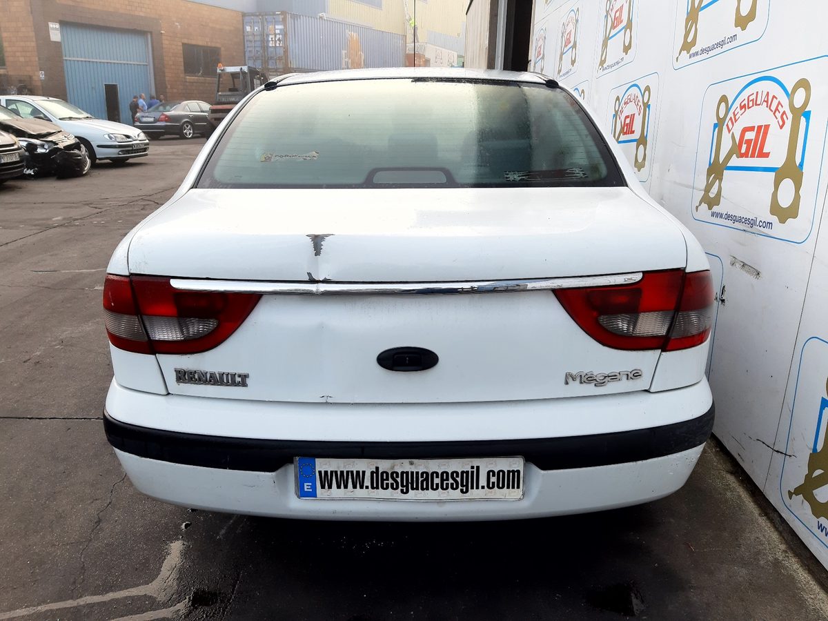 Renault Megane I Fase 2 Classic (LA..) del que se desmontó esta pieza