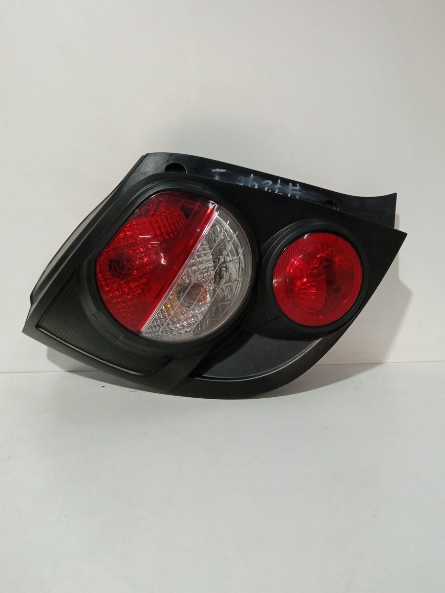 Farol Trasero Izquierdo Exterior Chevrolet Sonic Berlina Hatchback 2011-2016 570111005AL