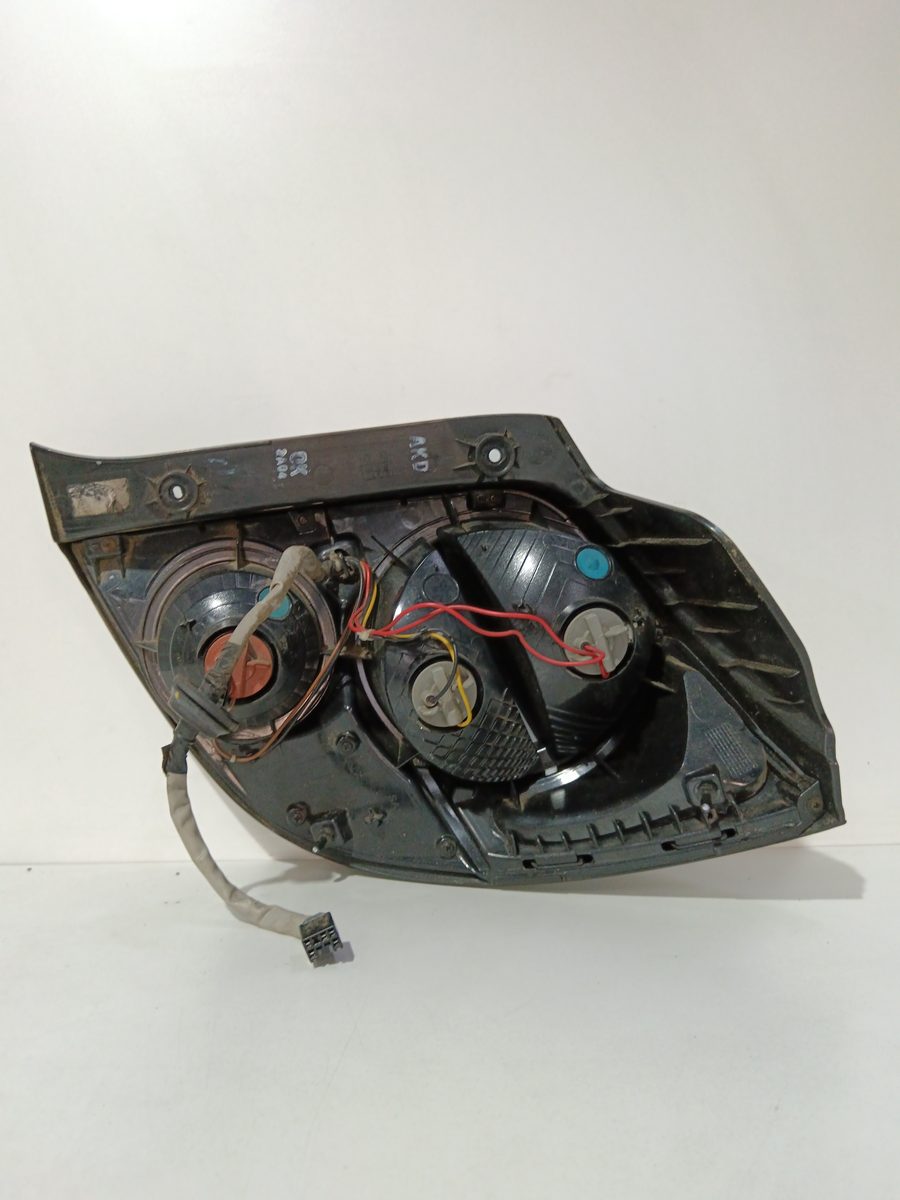 Farol Trasero Izquierdo Exterior Chevrolet Sonic Hatchback 2011-2016