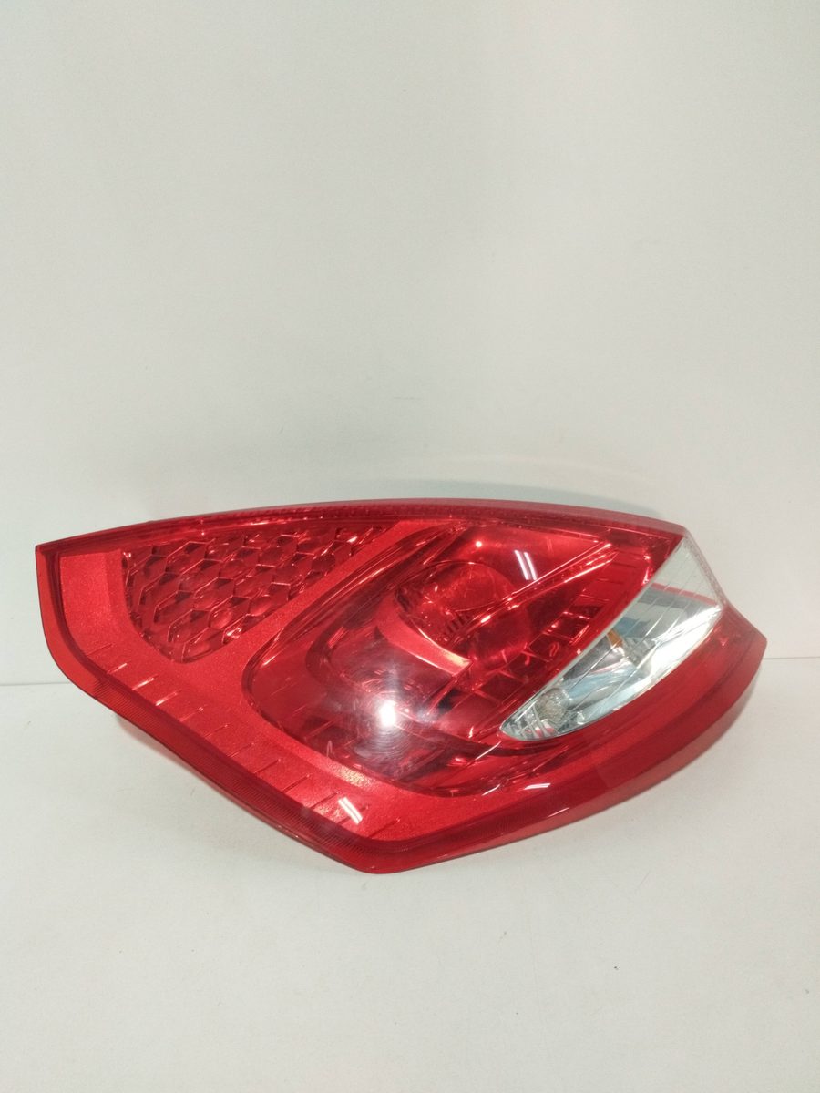Farol Trasero Izquierdo Exterior Ford Fiesta (CB1) 2008-2013 Titanium 8A6113405A