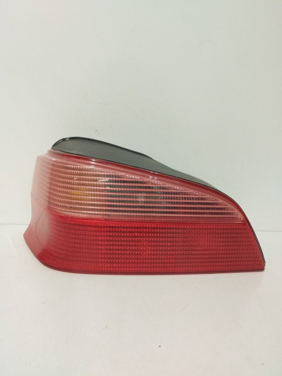 Farol Trasero Izquierdo Exterior Peugeot 106 (S2) 1996-2004 Long Beach E25089