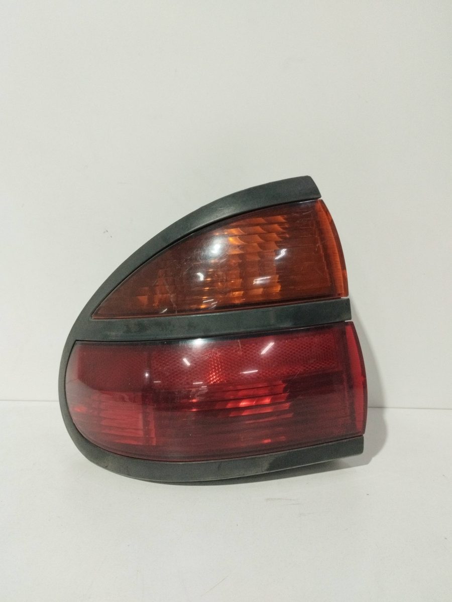 Farol Trasero Izquierdo Exterior Renault Laguna (B56) 1998-2001 RT 7700420122