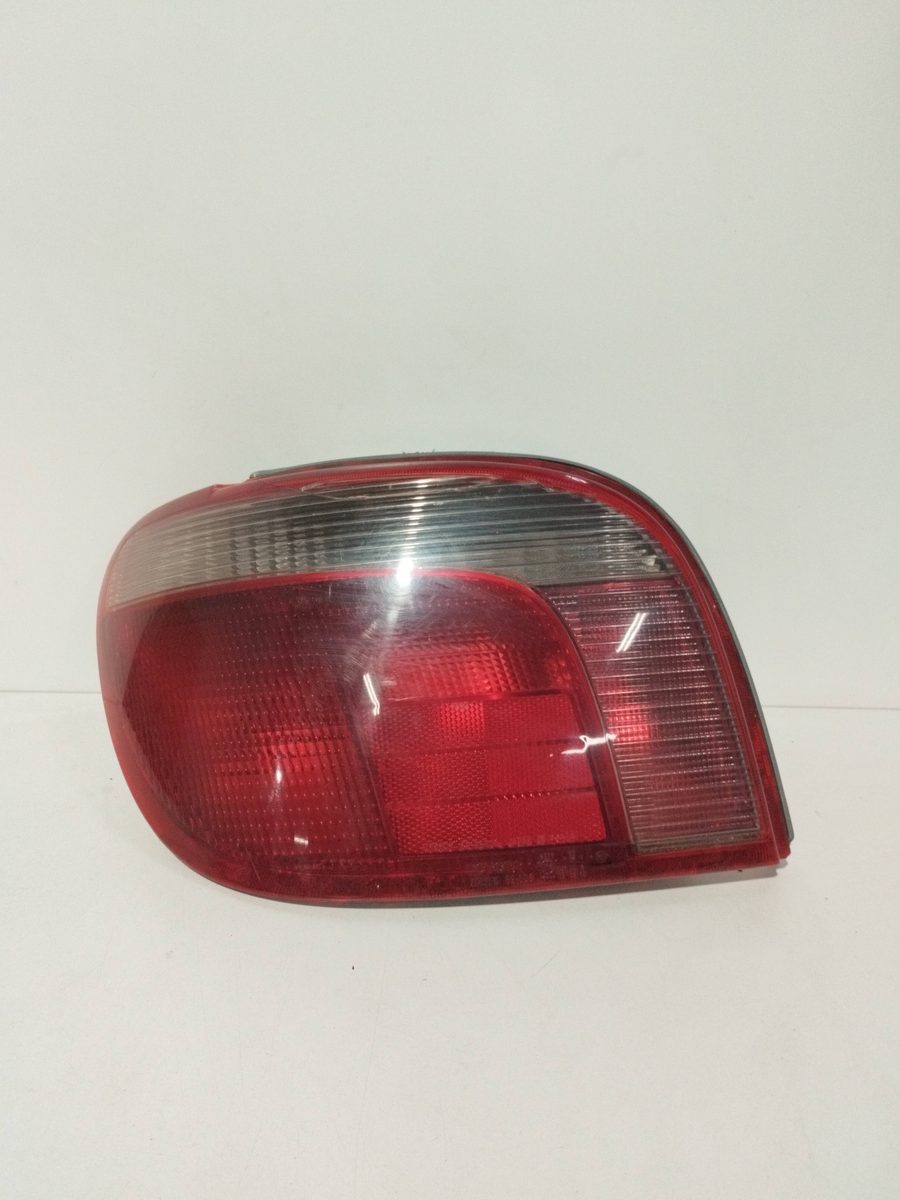 Farol Trasero Izquierdo Exterior Toyota Yaris (NCP1/NLP1/SCP1) 1999-2005 5308701
