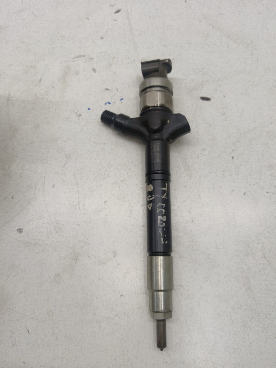 Inyector Toyota Avensis Berlina (T25) 2003-2009 236700R190