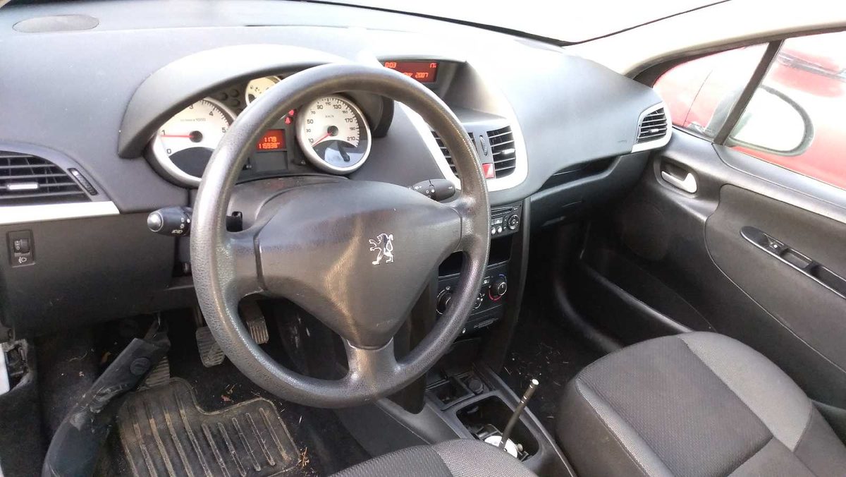 Peugeot 207 del que se desmontó esta pieza