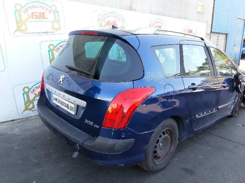 Peugeot 308 SW del que se desmontó esta pieza