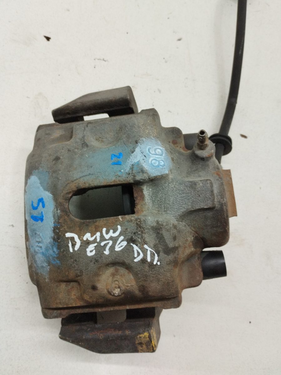 Mordaza De Freno Delantera Derecha BMW Serie 3 Berlina (E36) 1990-1998 318i 1.8L 83kW