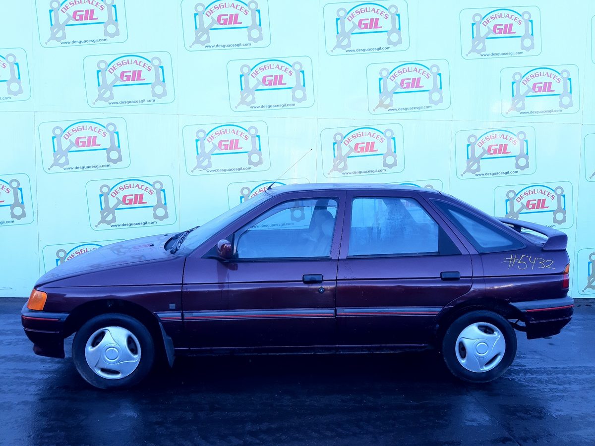 Ford Escort del que se desmontó esta pieza