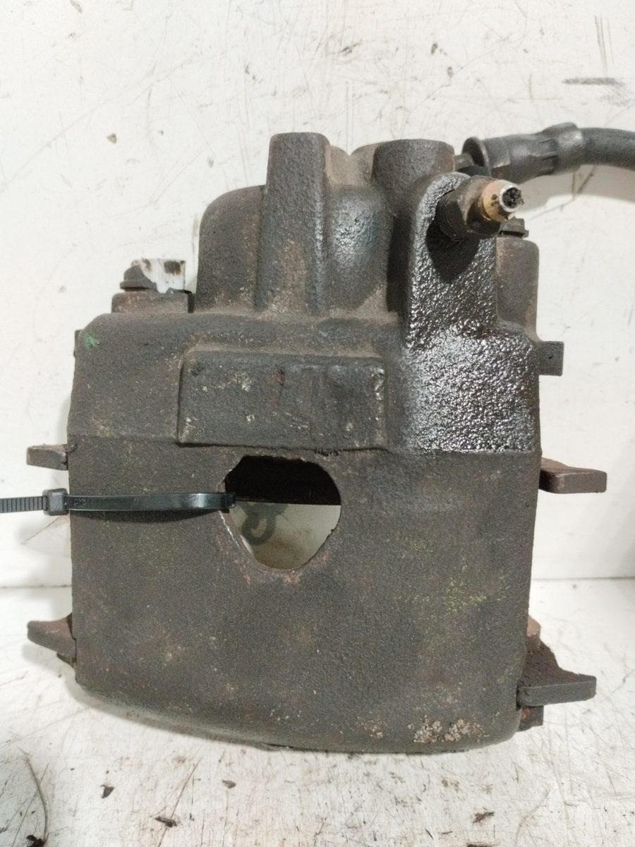 Mordaza De Freno Delantera Izquierda Volkswagen Polo (9N1) 2001-2005 1.9 TDI 1.9L 74kW