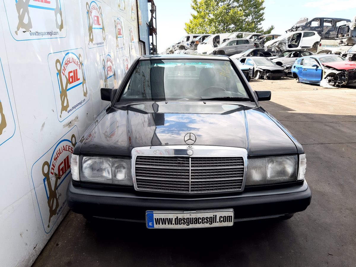 Mercedes-Benz Clase C (W201) del que se desmontó esta pieza