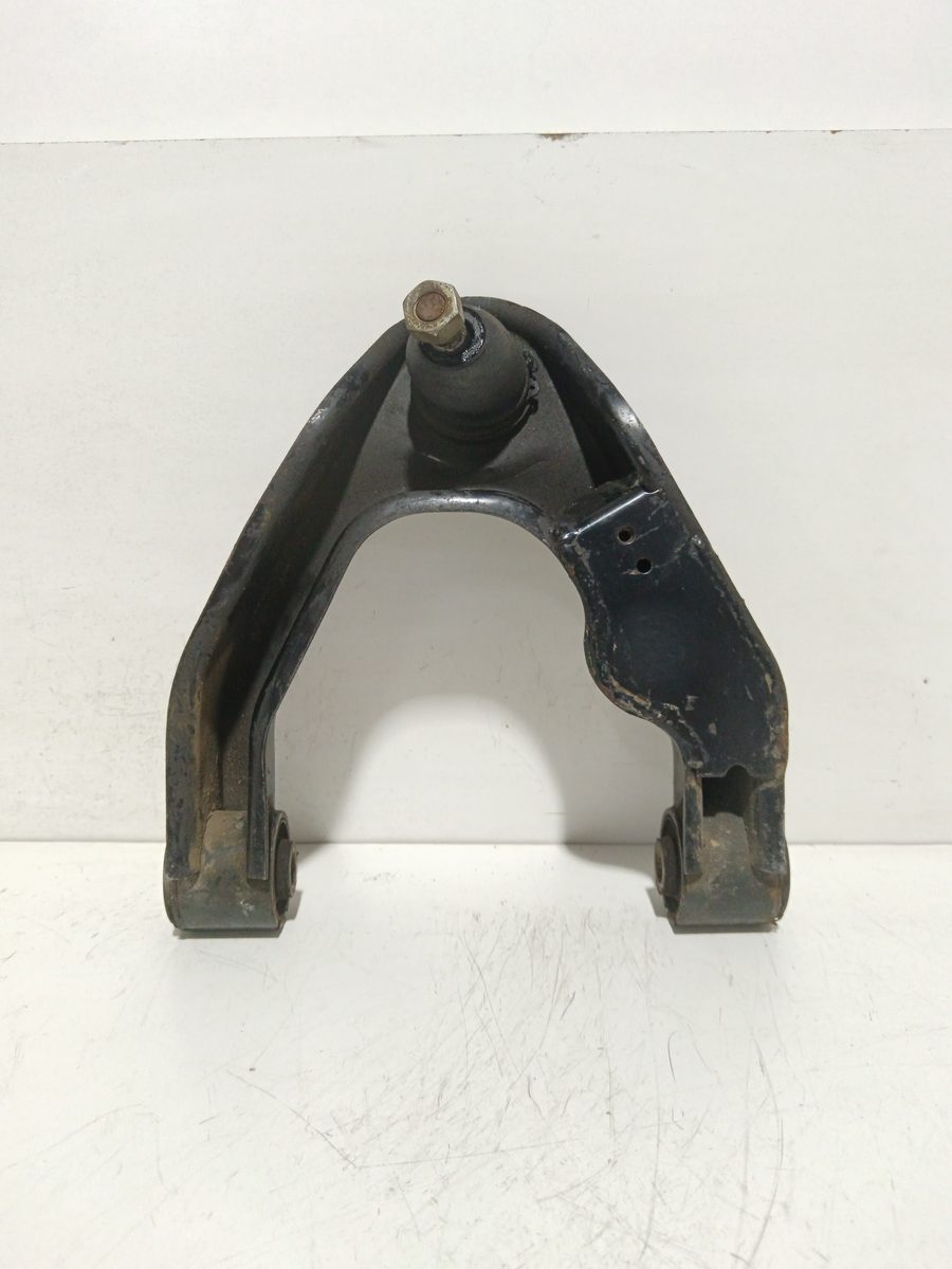 Parrilla De Suspension Inferior Trasera Derecha Nissan Pick-up (D22) 1998-Actualidad