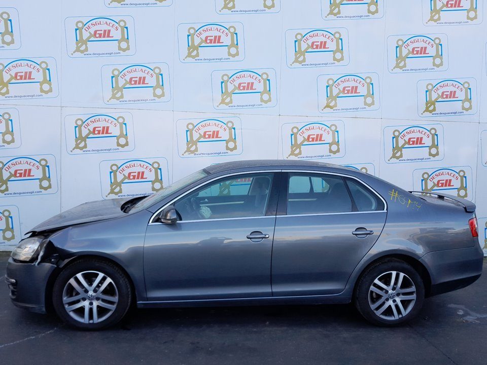 Volkswagen Jetta (1K2) del que se desmontó esta pieza