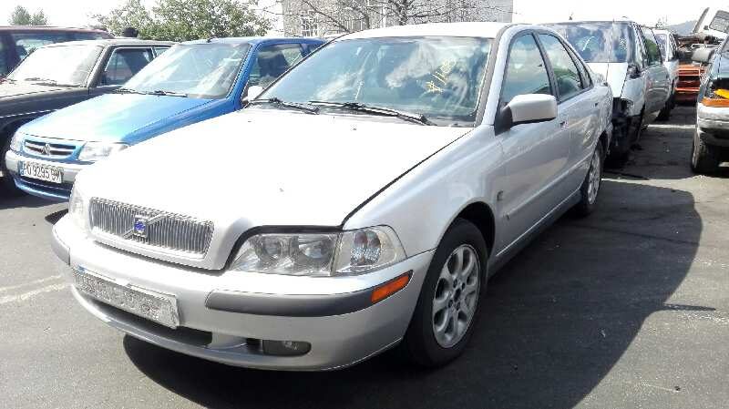 Volvo S40 del que se desmontó esta pieza