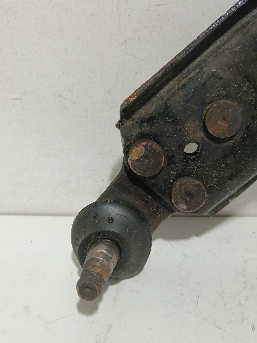 Parrilla de Suspension Inferior Trasera Izquierda Daewoo Lanos 1997-2004