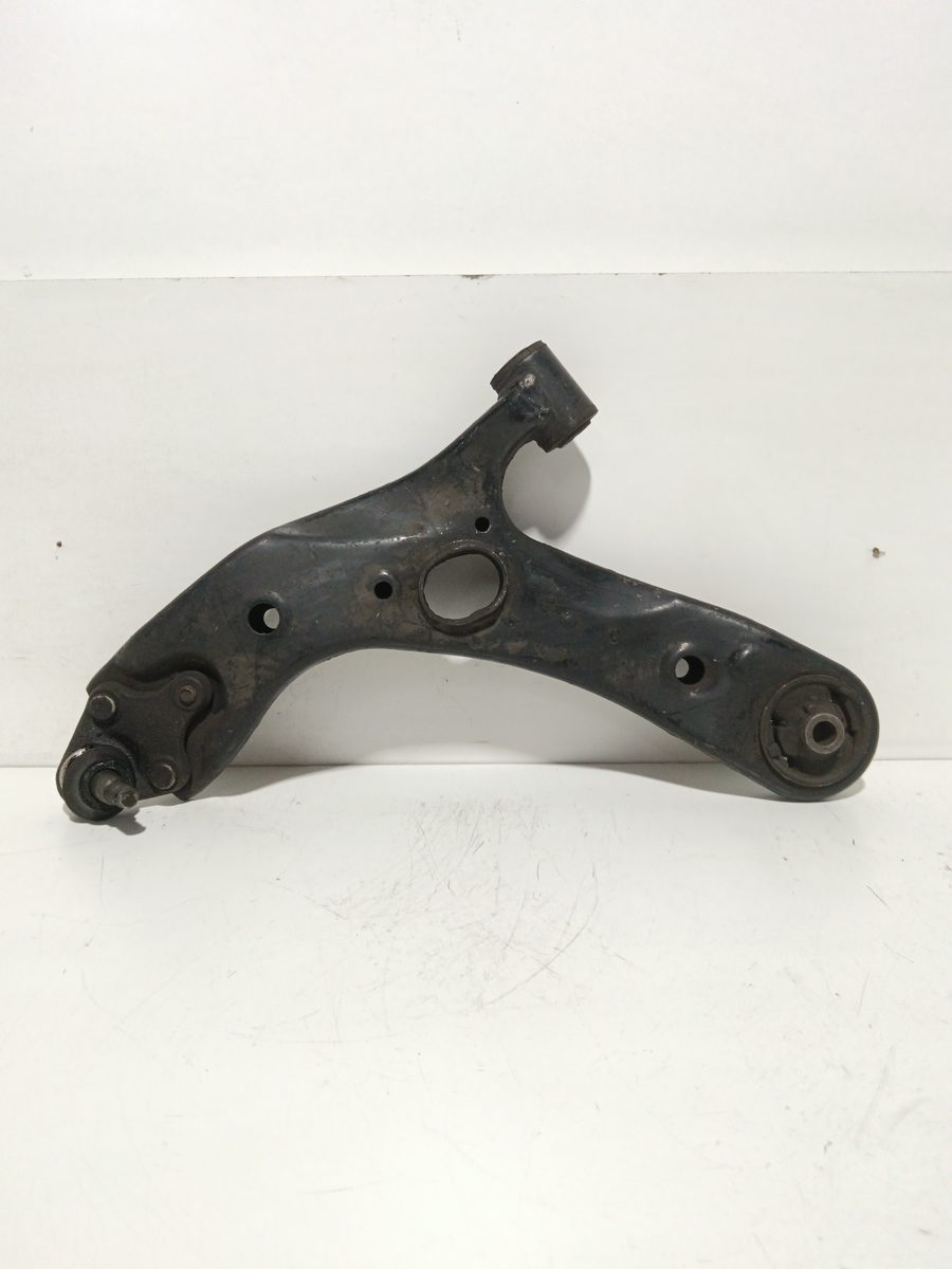 Parrilla De Suspension Inferior Trasera Izquierda Toyota Corolla (E15) 2006-2011 0822817