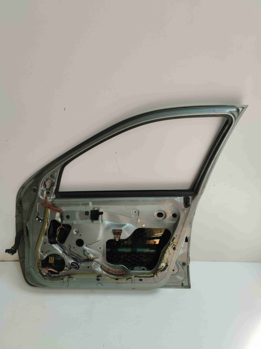 Puerta Delantera Derecha Renault Megane I Classic (LA0) 1996-2001