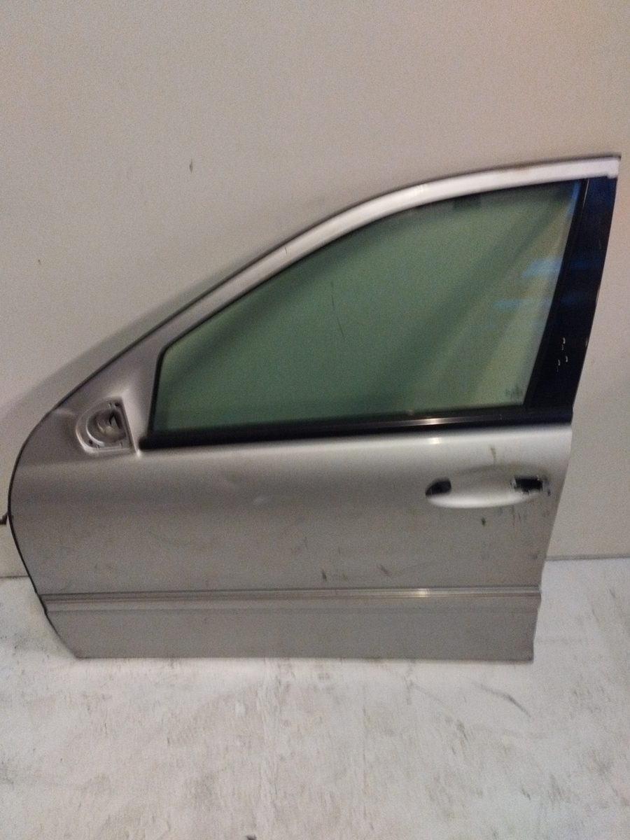 Puerta Delantera Izquierda Mercedes-Benz Clase C (W203) Berlina 2000-2007 A2037200105