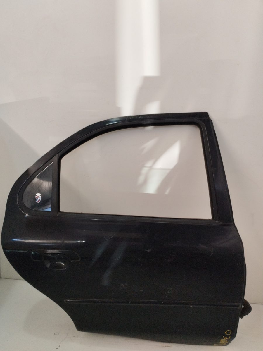 Puerta Trasera Derecha Ford Mondeo Berlina (GD) 1996-2001 CLX