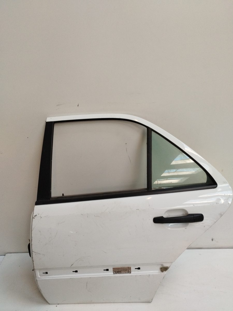 Puerta Trasera Izquierda Mercedes-Benz Clase C (W202) Berlina 1993-2000