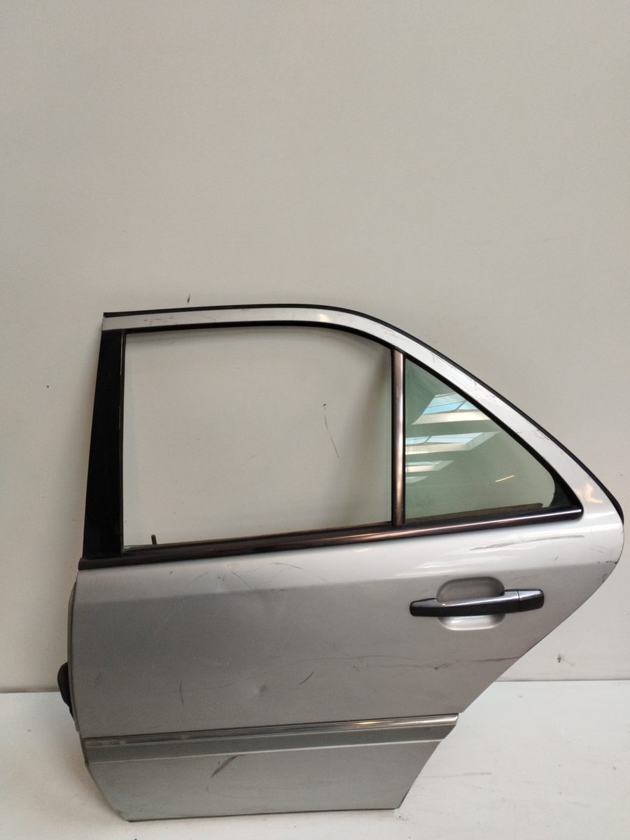 Puerta Trasera Izquierda Mercedes-Benz Clase C (W202) Berlina 1993-2000 CDI (202.133)