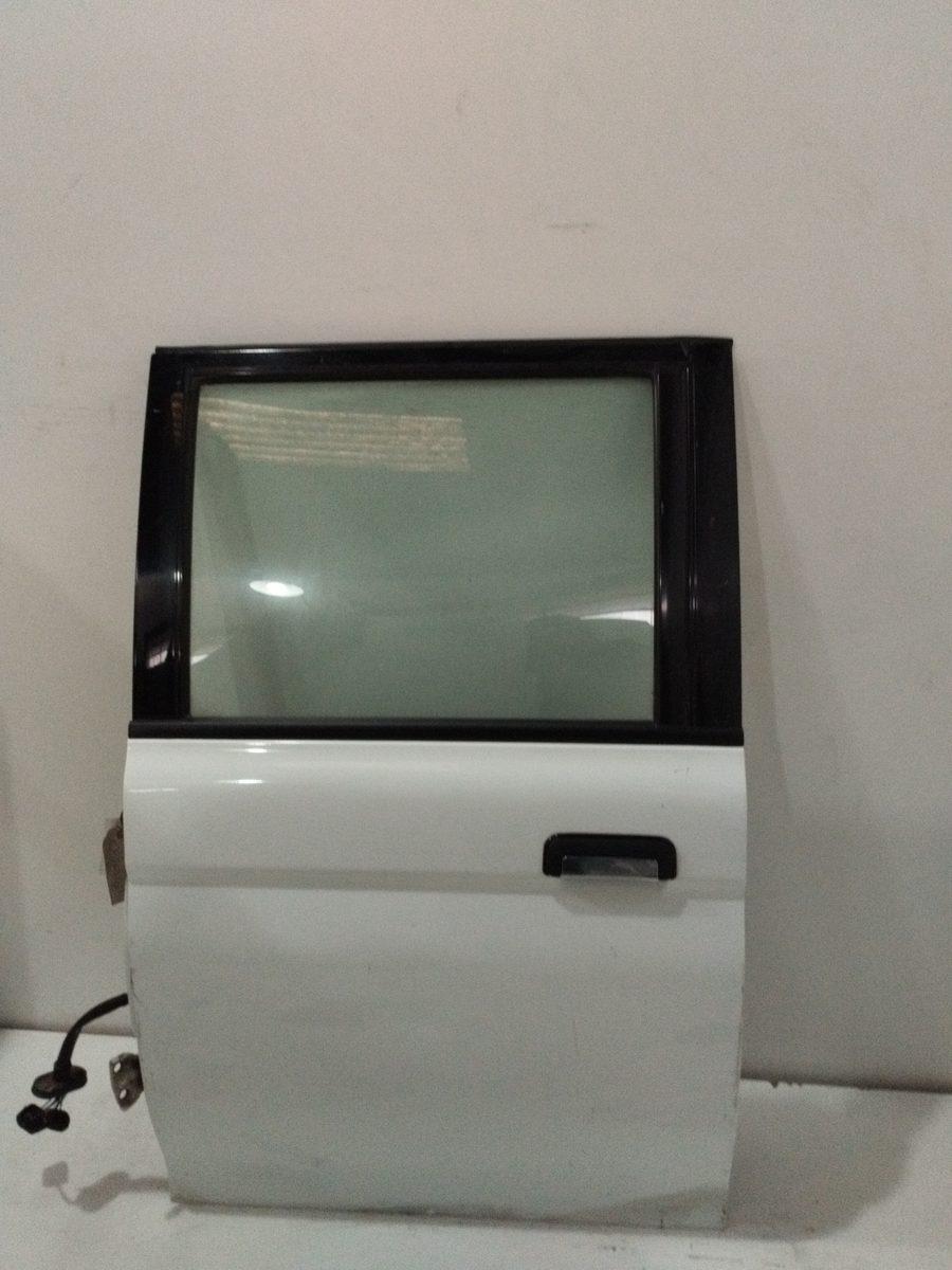 Puerta Trasera Izquierda Mitsubishi L 200 (KA0/KB0) 2006-2015 Cabina doble Invite 4x4