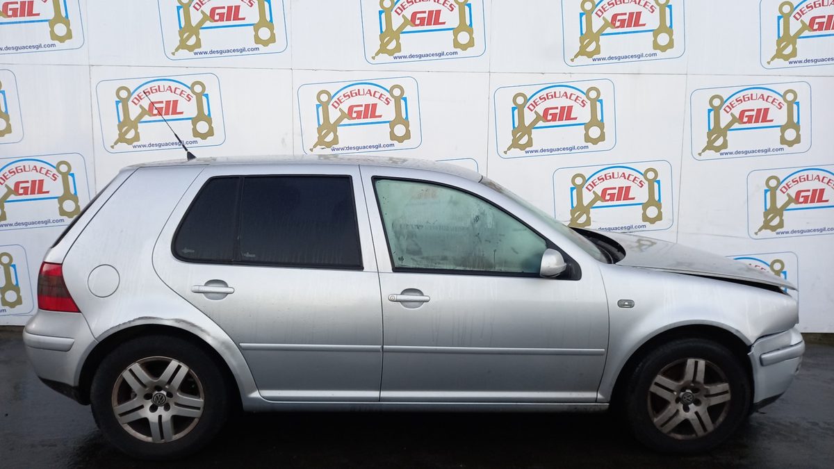 Volkswagen Golf IV (1J1) del que se desmontó esta pieza