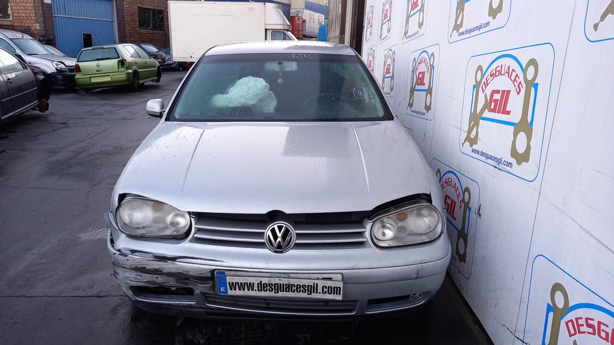 Volkswagen Golf IV (1J1) del que se desmontó esta pieza