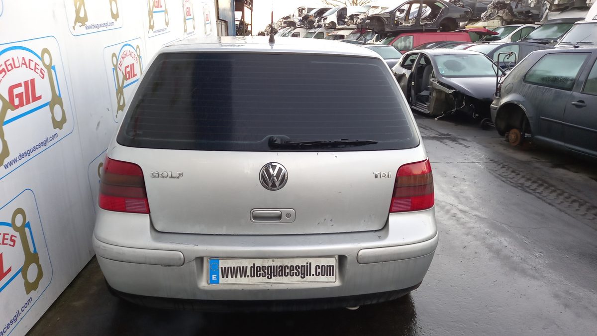 Volkswagen Golf IV (1J1) del que se desmontó esta pieza