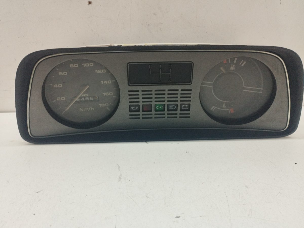 Tablero De Instrumentos Ford Fiesta Berl./express 1976-Actualidad XR2 82FB108496A
