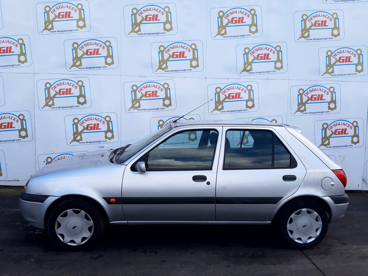 Vehículo Ford Fiesta Berlina (DX) de origen