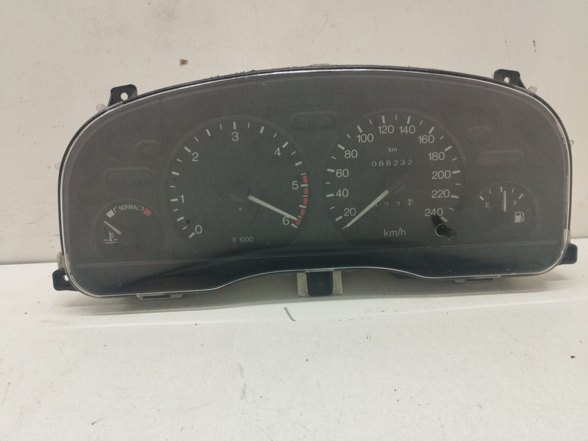 Tablero De Instrumentos Ford Mondeo Berlina (GD) 1996-2001 Ambiente 2.0L 96kW 98BB10849ETB