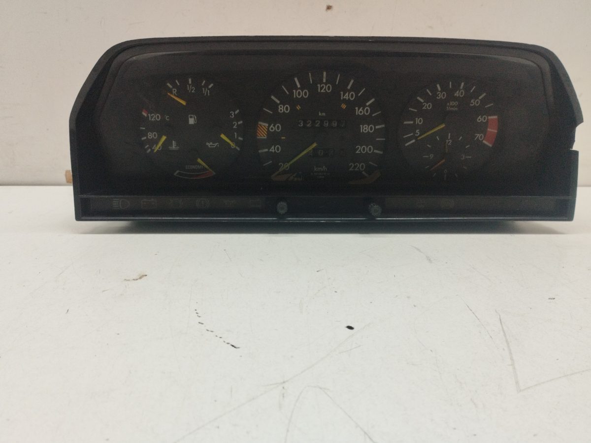 Tablero De Instrumentos Mercedes-Benz Clase C (W201) Berlina 1982-1993 2,3 2015429606