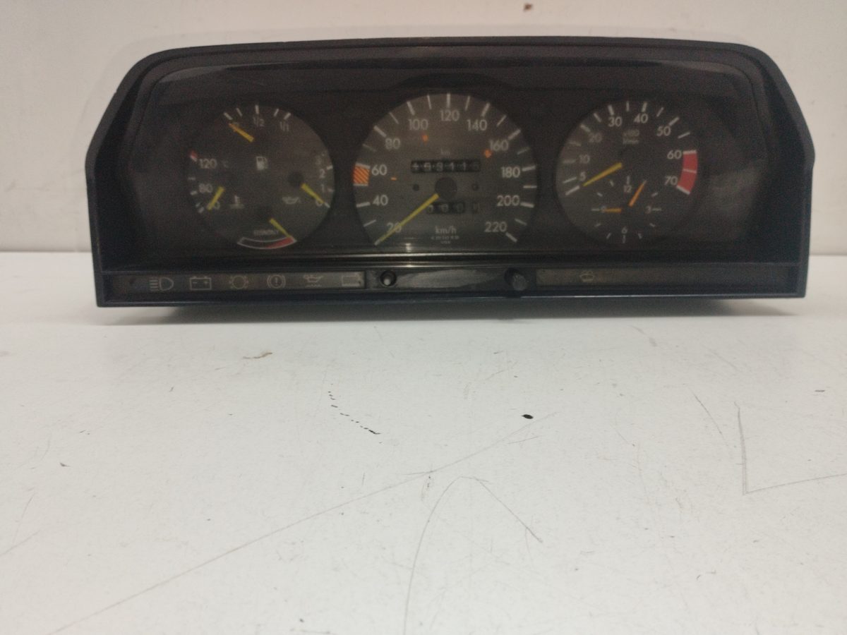 Tablero De Instrumentos Mercedes-Benz Clase C (W201) Berlina 1982-1993 2,3 2015429606