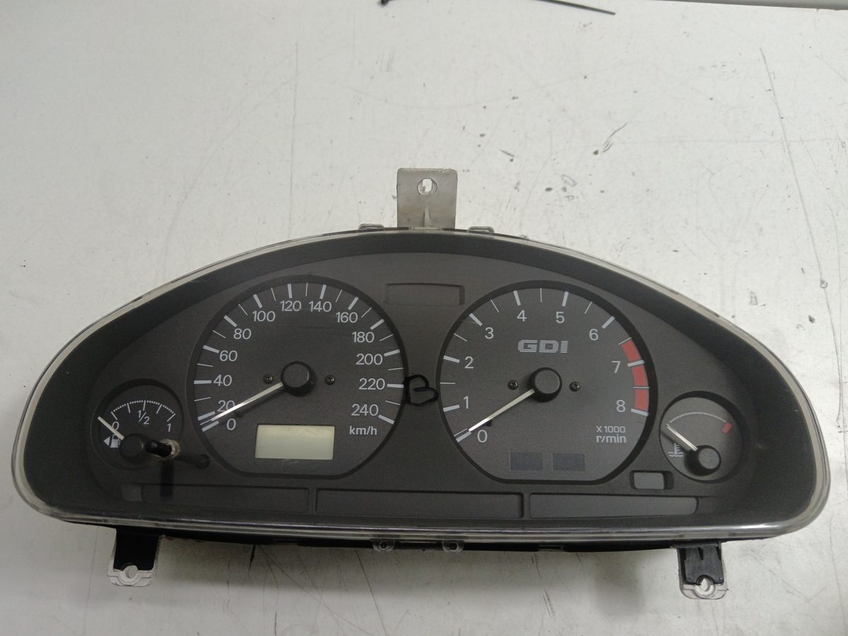 Tablero De Instrumentos Mitsubishi Carisma Berina 5 (DA0) 1997-1999 1.8 16V CAT MR308415