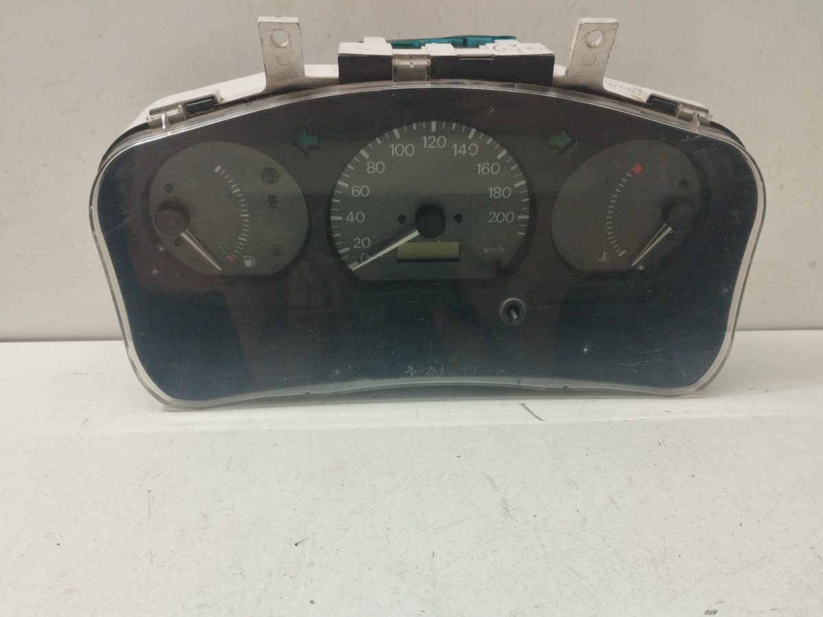 Tablero De Instrumentos Mitsubishi Colt (CJ0) 1996-2003 1300 Avance 1.3L 60kW MR233049