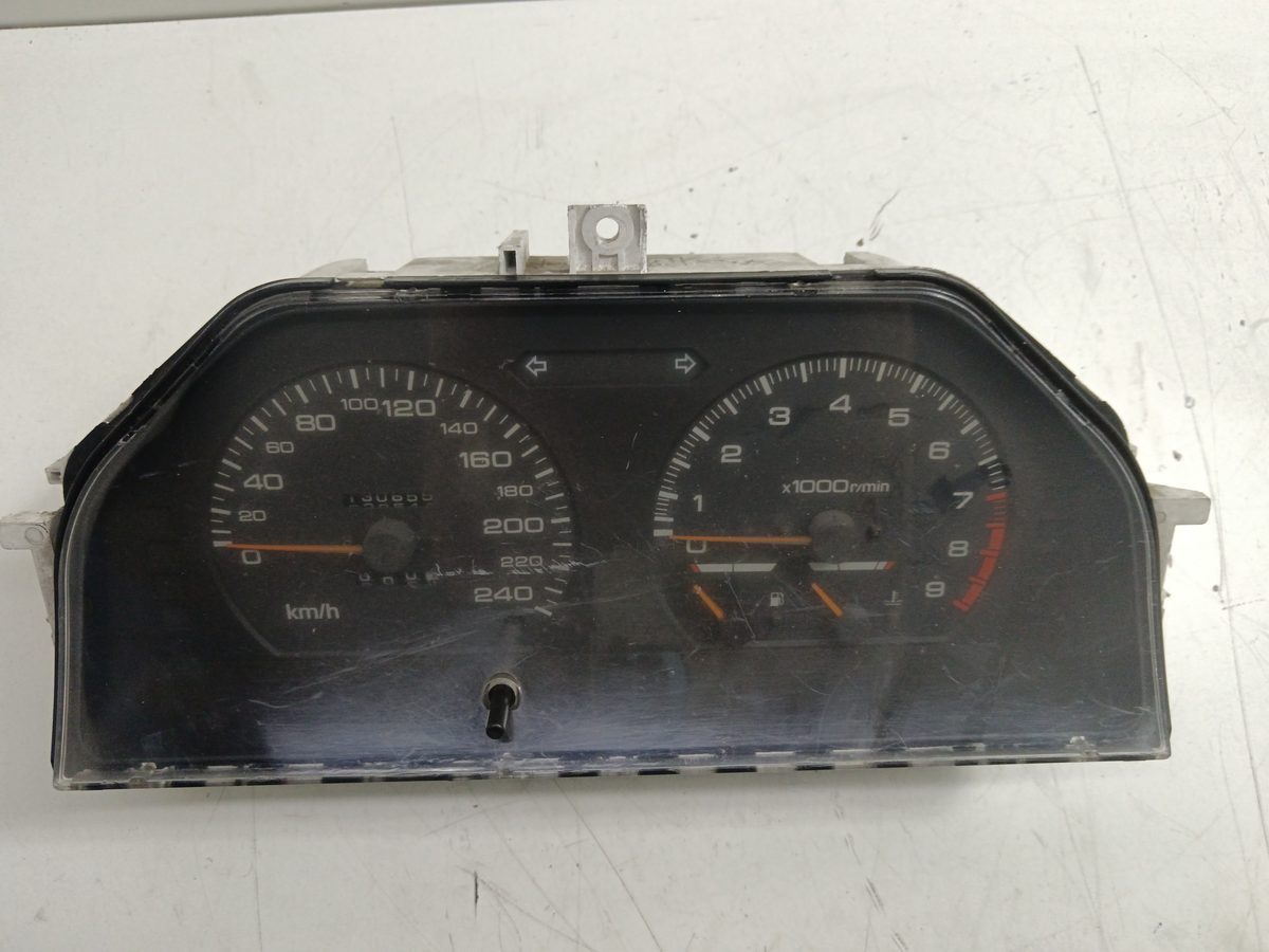 Tablero De Instrumentos Mitsubishi Lancer Berlina (C60A/C70A) 1988-Actualidad * MB832061