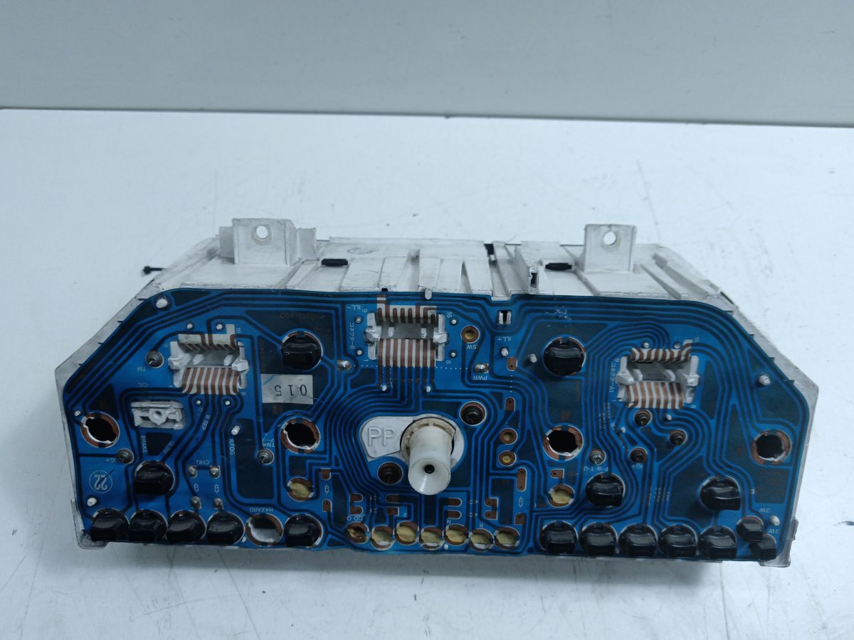 Tablero de Instrumentos Mitsubishi Space Wagon (N30/N40) 1991-1996
