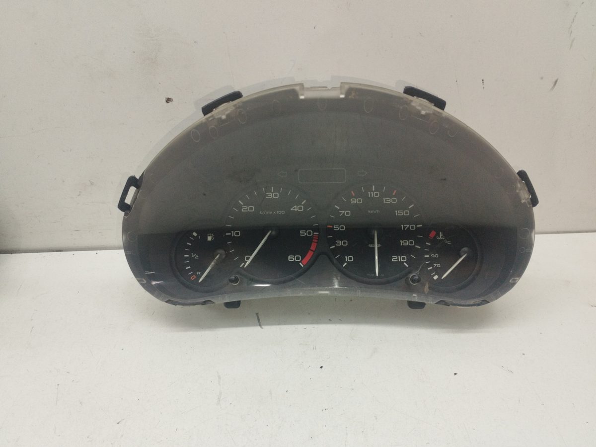 Tablero De Instrumentos Peugeot 206 Berlina 1998-2010 XR 1.9L 51kW 9645096080