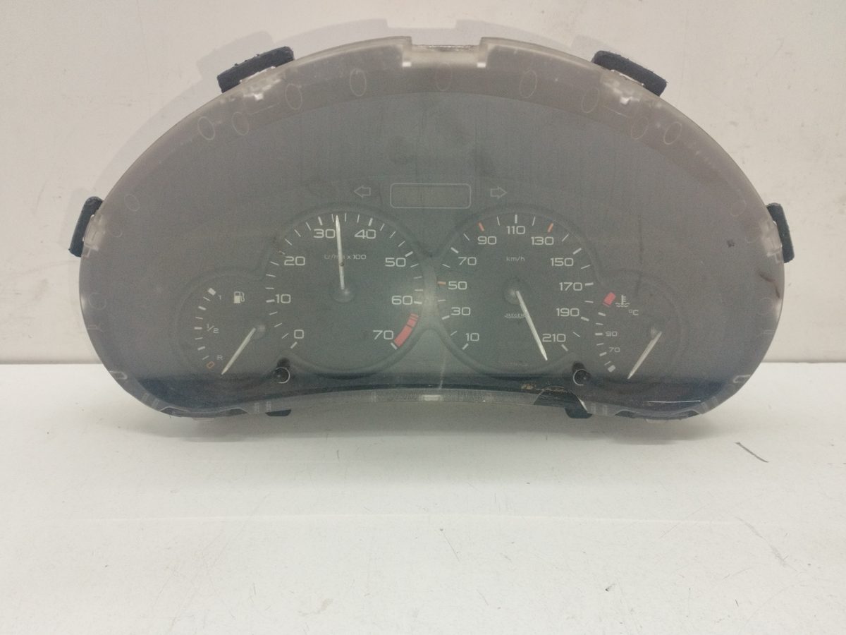 Tablero De Instrumentos Peugeot 206 Berlina 1998-2010 XR 1.4L 55kW 9645096180