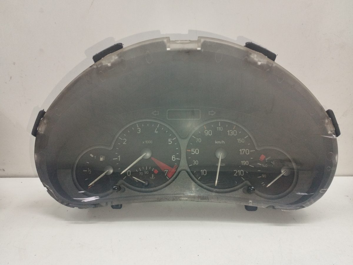 Tablero De Instrumentos Peugeot 206 Berlina 1998-2010 XS 1.6L 80kW 9645847180