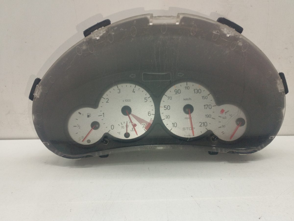 Tablero De Instrumentos Peugeot 206 Berlina 1998-2010 XT 1.4L 50kW 9645847380