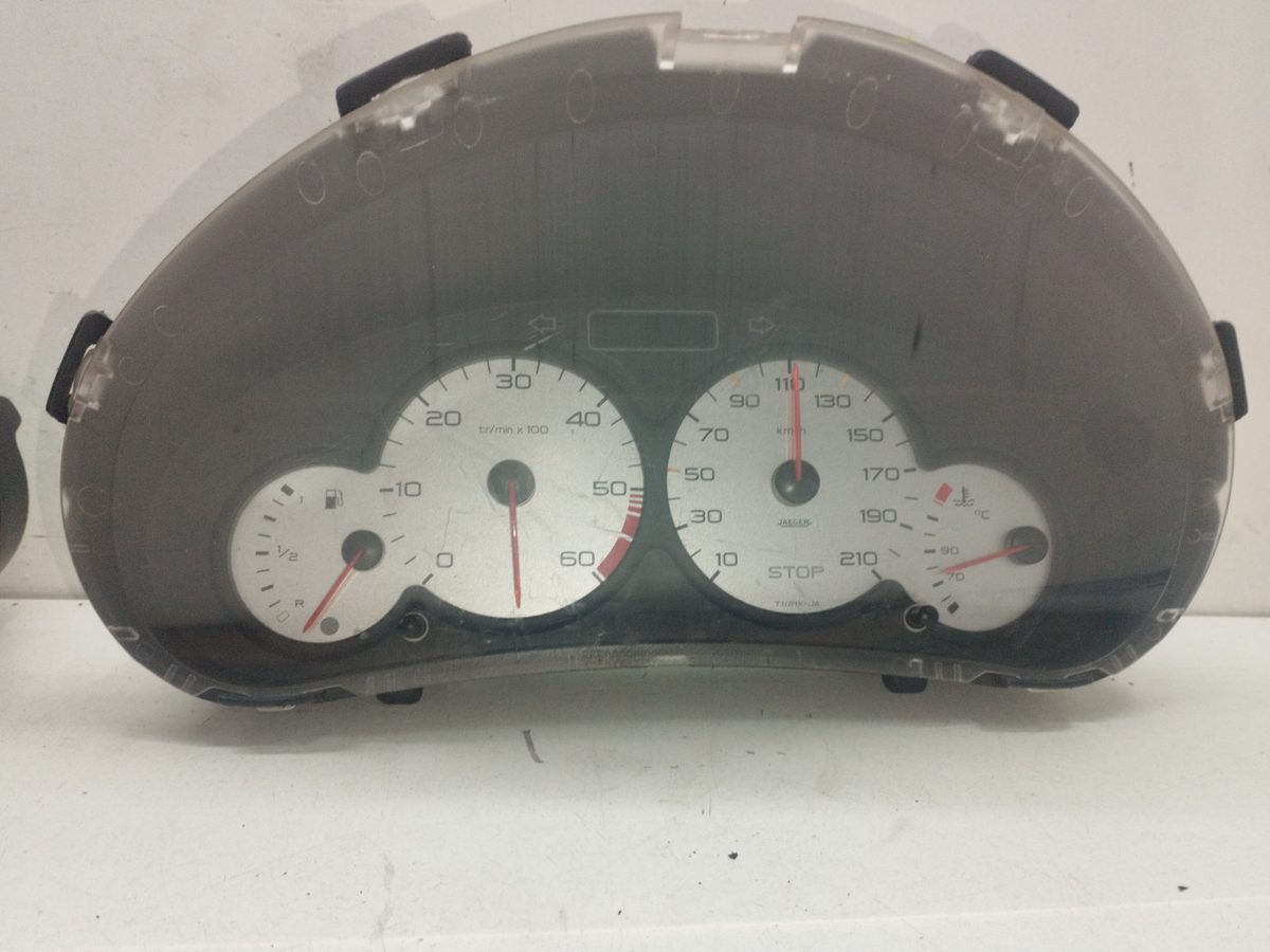 Tablero De Instrumentos Peugeot 206 Berlina 1998-2010 XR 1.9L 51kW 9648836580