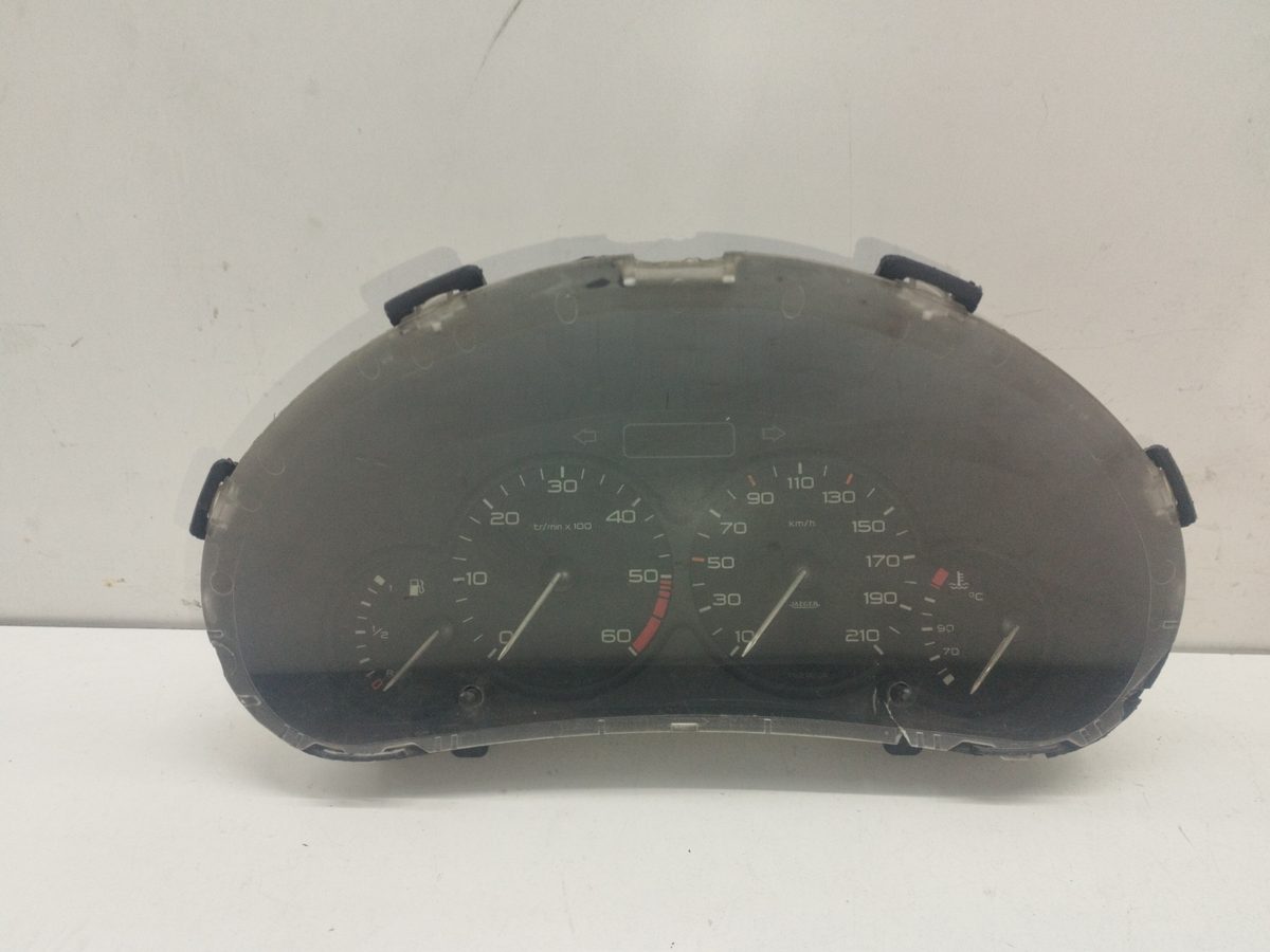 Tablero De Instrumentos Peugeot 206 Berlina 1998-2010 XR 1.9L 51kW 9651740000