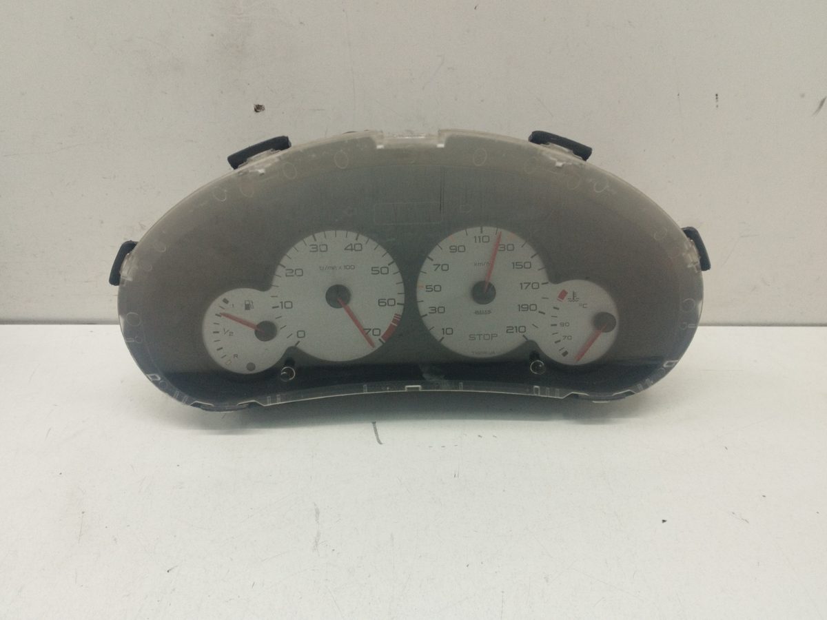 Tablero De Instrumentos Peugeot 206 Berlina 1998-2010 XR 1.4L 55kW 9651740380