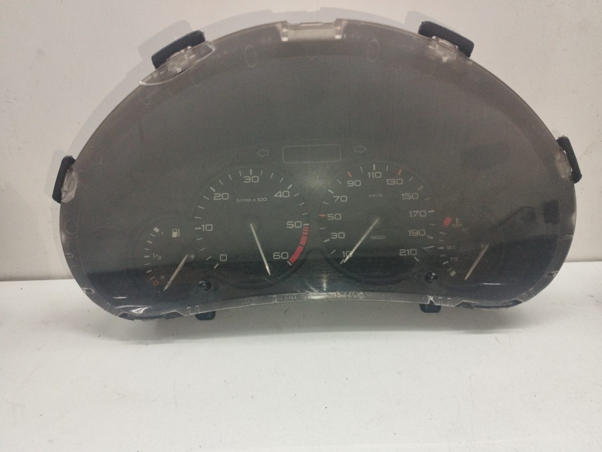 Tablero De Instrumentos Peugeot 206 Berlina 1998-2010 XT 1.4L 50kW 9656696080