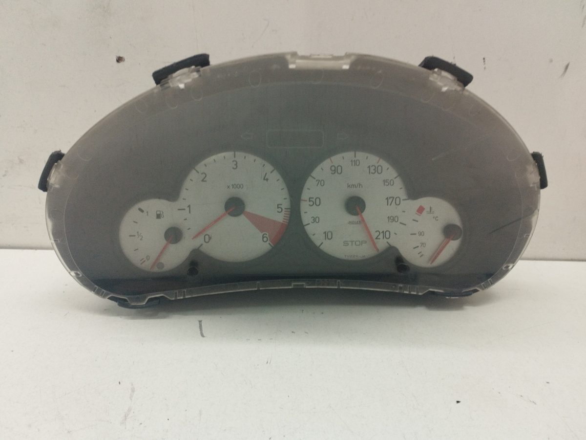 Tablero De Instrumentos Peugeot 206 Berlina 1998-2010 XR 1.9L 51kW 9656696280